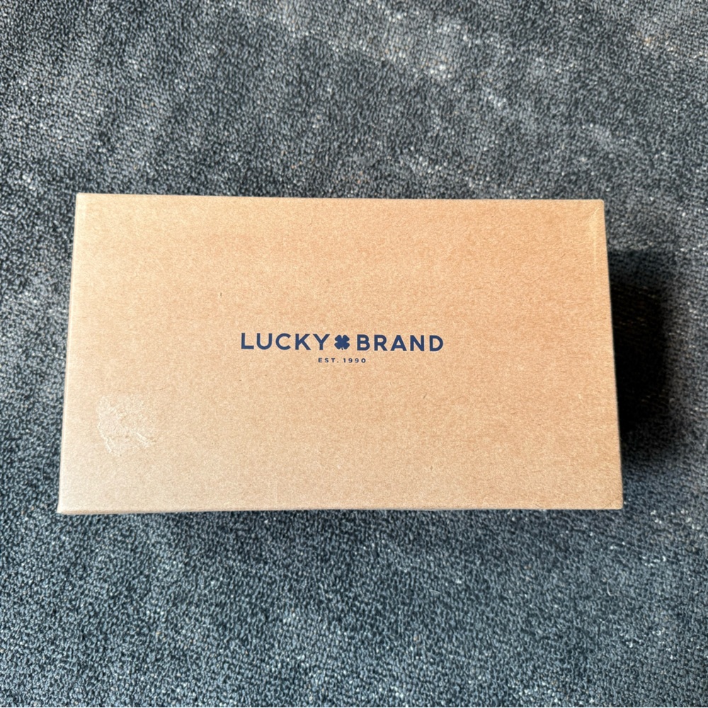 Lucky Brand Tan Sandals Comfortable Summer Footwear - Picture 2 of 5